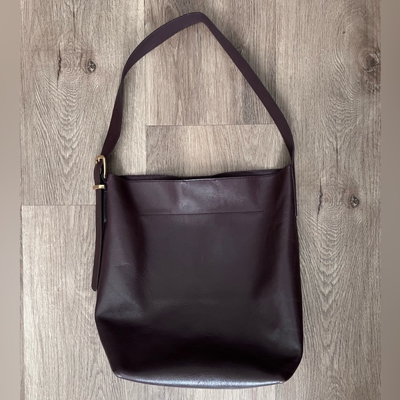 Madewell The Essential Bucket Tote in Chocolate Raisin - Picture 3 of 8